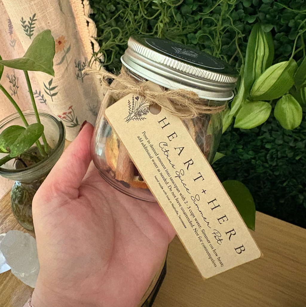 Hand-blended simmer pot with orange, apple, cinnamon, clove, star anise & vanilla. A natural, non-toxic way to fill your home with cozy fall scent.